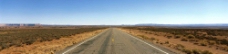 荒漠上的公路图片