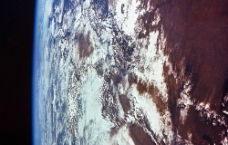 太空中的地球图片