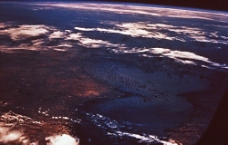 空中俯视地球图片