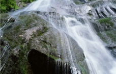 岩石瀑布图片
